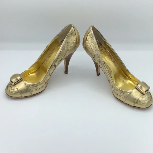 Burberry Metallic Gold Buckle Pumps Size 38.5 - Picture 7 of 13